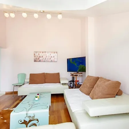 Apartment Neva